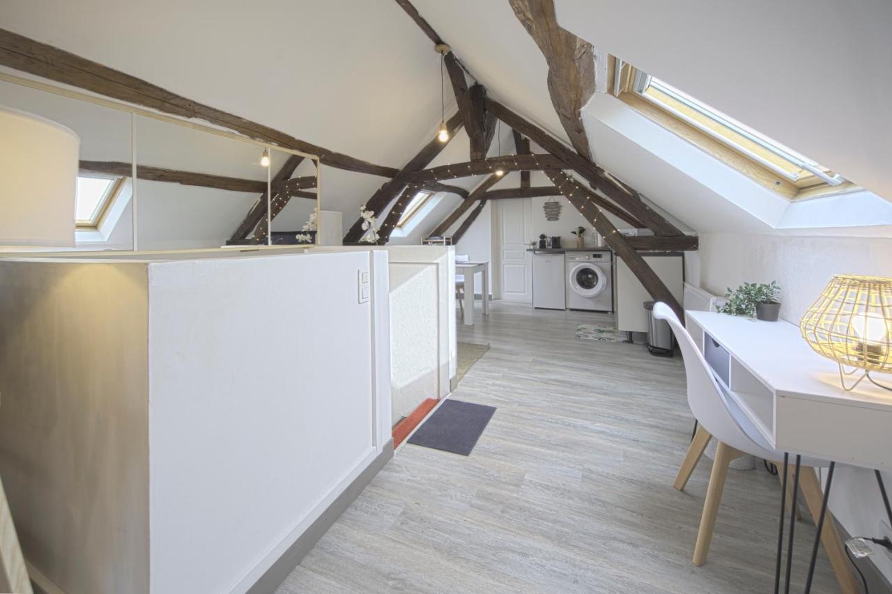 Mon Reve - Keys - Loft Cosy & Charme Authentique - Poutres Apparentes - Centre - Netflix & Wifi Fibre - Check-in Autonome - Parking Facile & Gratuit