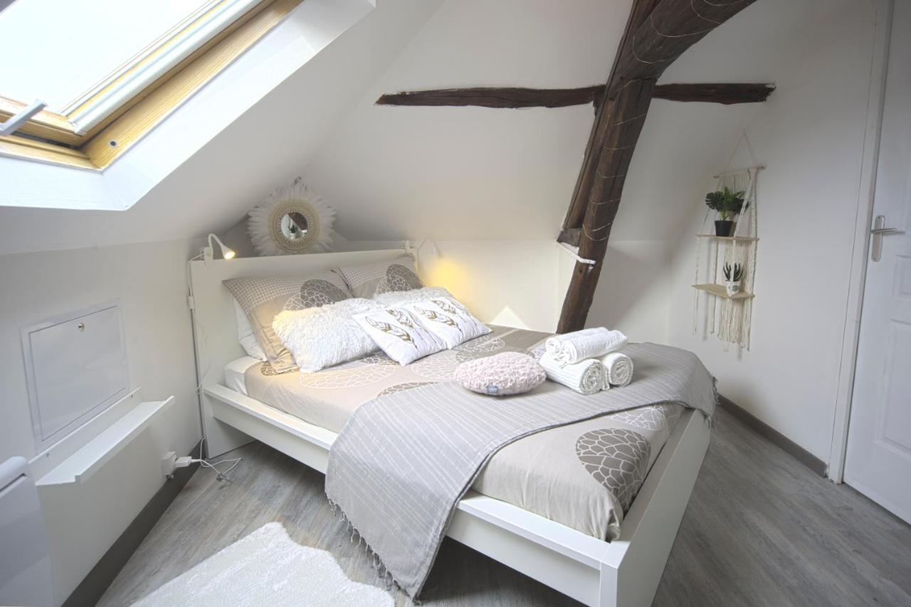 Mon Reve - Keys - Loft Cosy & Charme Authentique - Poutres Apparentes - Centre - Netflix & Wifi Fibre - Check-in Autonome - Parking Facile & Gratuit Apartment
